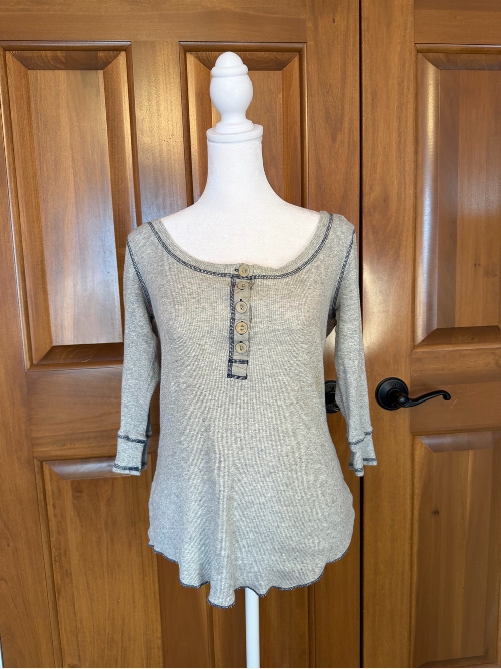 Mossimo Supply Co Quarter Sleeve Henley Gray Top Women’s L